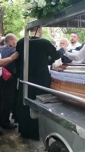 Slujbă înmormântare Adela Marculescu