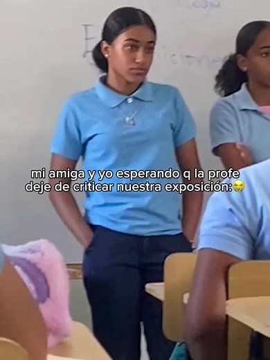 Exposición de Clase con Memes: Mi Amiga y Yo en la Escuela