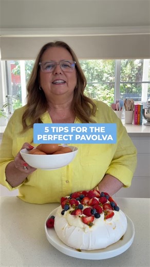 No sinking or weeping pavs ’round here! For the perfect pavlova, follow @michellesouthancooks’s genius tips. #pavlova #meringue #cookingtips | Taste.com.au