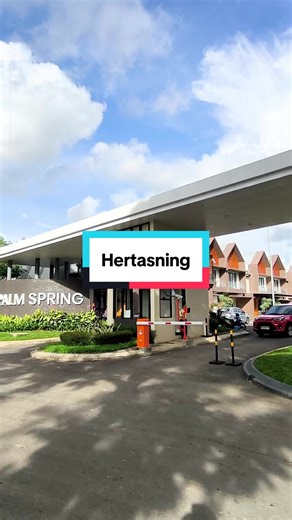 Cari Hunian Mewah dengan Kawasan Eksklusif di Makassar ⁉️🤔 Dimana lagi kalau bukan di Royal Spring Makassar. Hunian Mewah dengan kawasan dan fasilitas eksklusif yang sesuai dengan kebutuhan keluarga 🍃🏡 Cluster Palm Spring dari Royal Spring Makassar kini hadir dengan 4 pilihan tipe rumah, ✨ Tipe 35 ✨ Tipe 57 ✨ Tipe 69 ✨ Tipe 101 Miliki hunian impianmu disini dengan angsuran mulai dari 3 jutaan, sudah dapat FREE PPN 100% 💸 Segera booking unitnya dan hubungi kami untuk informasi selengkapnya! �