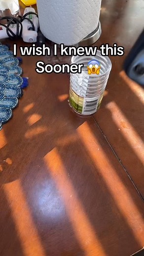 You’re phone slides off 😱try this genious hack #tipsandtricks #lifehack #momsofinstagram #hacks #iphone #foryoupage | Mercedes Ramirez