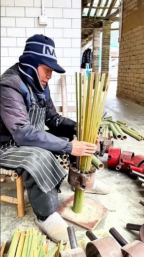 DIY Bamboo Splitter! Efficiently split bamboo into strips in seconds! 🎋🛠️ #BambooCraft #DIYTool