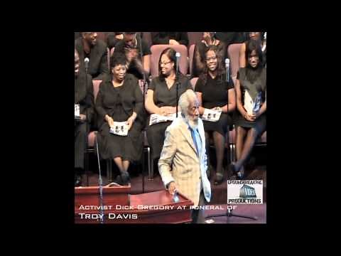 Dick Gregory speaks at the funeral of Troy Davis