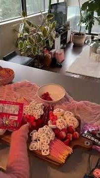 #galentinesday inspo : make a #candyboard