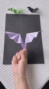 16K views · 284 reactions | #origami Tutorial para hacer murciélagos de papel que mueven sus alas 驪 | Es+Cultura | Facebook