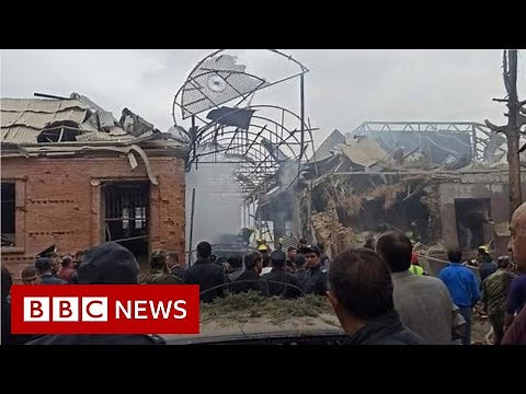 Nagorno-Karabakh conflict: Major cities hit as heavy fighting continues - BBC News