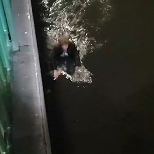 A group of 25 people were found exploring the drainage tunnels under Melbourne’s CBD last night. Details: http://9Soci.al/OrIP30rzzpH The full story on #9News, nightly at 6.00pm | 9 News Melbourne