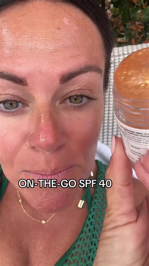 On-the-go sheer stick sunscreen with SPF 40. Easy to roll on and throw in your purse. Leave a pretty bronze glow on your skin. #koparibeauty #kopari #spf40 #sunscreen #sunblock