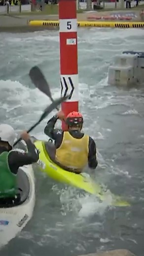 Who put that pole there? 🫠 The Kayak Cross at Lee Valley is certainly tough work 😤 #icfslalom | Planet Canoe