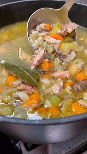 TURKEY SOUP PEOPLE! Save that Turkey carcass after #thanksgiving and make your own broth! Recipe = LinkInBio . . . #turkeysoup #thanksgiving #homemadesoup #dadsthatcook #getinmybelly #comfortfoods | Dads That Cook