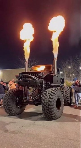 Fire Shooting Exhaust on a Fully Modified Jeep 🔥🚀 #jeep #car #carlover #videoshort