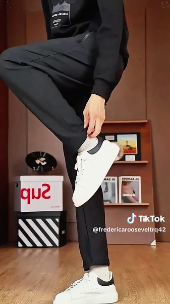 gym trousers - these gym trousers are so cheap right now #gym #GymTok #tiktokmademebuyit #dealdrops #spotlight