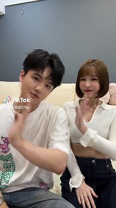 Synchronized Clapping Fun: Hand Game Challenge