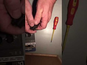 Audi A2 Replacing the key fob battery , remote unlocking CR2032 battery replacement