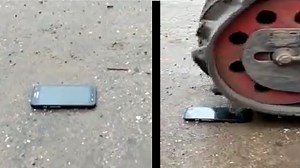 Next level tech. Advanced tracks. Peak engineering done by Moorend UK. Their website: https://www.moorendltd.com/ #loader #tracks #unbelievable | AVANT SA