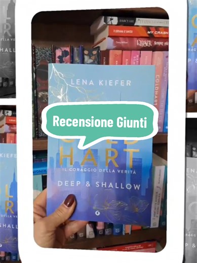 @Daria Consiglia Libri📚 Recensione Cold Hart di LENA Kiefer @Giunti Editore Un secondo volume ricco di mistero che mi ha appassionata ancora più del precedente. La parte romance è ben delineata e definisce meglio il rapporto tra i protagonisti nonostante la lontananza voluta da uno di essi. Elija sappiamo bene cosa abbia vissuto, il terrore e l'agonia del rapimento, e di come abbia tenuto i sentimenti e l’amore fuori dalla sua vita, fino all'incontro con Felicity. Nonostante le incomprensioni l