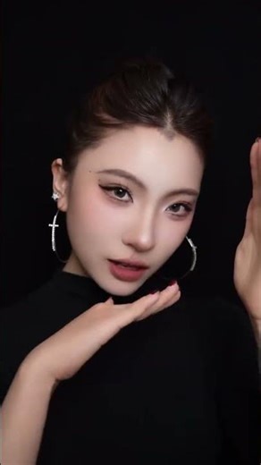 Spring Festival Beauty Hacks: Simple Face Makeup for the Season