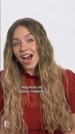 Sydney Sweeney i Amanda Seyfried uczą się mówić po polsku! | POMOC DOMOWA w kinach od 1 stycznia