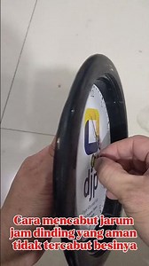 cara membuka atau mencabut jarum jam dinding dengan aman tanpa tercabut besi di dalam mesin jamnya