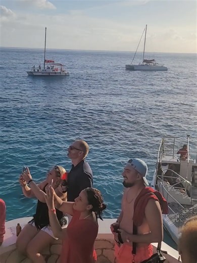 A trip to Jamaica 🇯🇲 hits everytime. Let us help you plan your trip to Jamaica!!🇯🇲 All excursion around the island we got you covered! We're your tour guide, Providing quality service with a unique Experience!! ☎️ 1-876-860 7341. Instagram- @Travisvybztours Tik tok- @tour_with_travis Contact us now! Are send us a what's app message to Book with our services for your next tour / excursion We also do Private CUSTOMIZABLE excursion / Airport pick up / drop off. Party / night life. River Tubing.