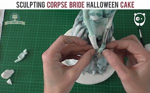 Sculpting Corpse Bride Halloween cake by Zoe's fancy cakes | Bored Panda Art