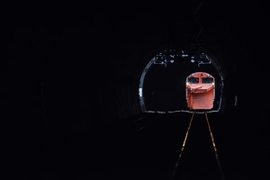 親不知トンネルを抜ける、DE15-1518ラッセルを撮る！