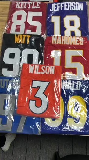 🏈🔥 JERSEYS DE LA NFL 2025 🔥🏈 La temporada está de la con todo y es momento de alentar a tu equipo con el jersey oficial de tus colores. 👕 Jerseys de todos los equipos disponibles ✍️ Personalízalo con tu nombre y número (costo extra) 📦 Entrega de 2 a 4 semanas a partir del domingo de pedido 🎉 Ideal para estrenar y vivir cada partido con estilo 📲 Mándanos inbox y aparta el tuyo HOY mismo. 🚨 ¡No te quedes sin el de tu equipo, haz tu pedido ya! 🚨 | Andrew Harrington