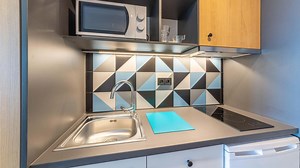 The Best Ways to Organize Food in a Dorm Room