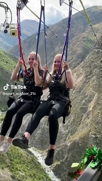 Extreme Bungee Jumping Adventures: Thrilling Duo Swings and Professional Performances