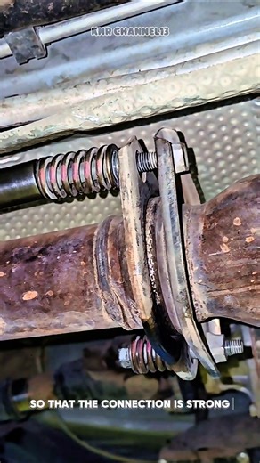 Flexible Exhaust Bolt Installation Process#shorts #satisfying #mechanic #working #technique