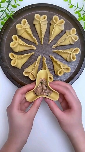 Culinary Arts Tour 浓浓乡村情 | Magical Oriental Dough#Dumpling Shape#Imagining Dough#Creative Dumplings#Dumpling Tutorial#创意面点#包饺子 | Instagram