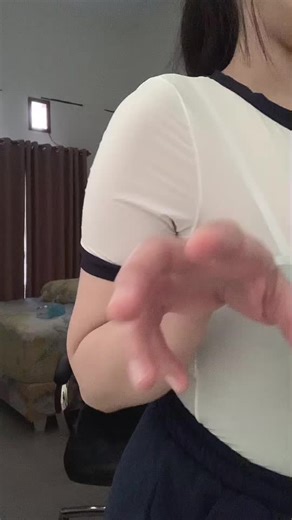 Effective Hand Gestures for Engaging Video Content