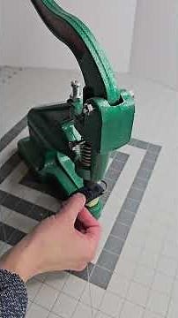 How to Install Rivets into Fabric! It's so easy with this table press from Kamsnaps.