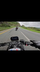 370K views · 21K reactions | BMW S1000R vs Suzuki GSR750 - Subiendo el Lagódromo ‍ | Bryan Motorlab | Facebook