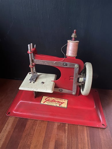 Vintage 1930s Gateway Toy Sewing Machine: Red Metal Pretend Play - Etsy Canada