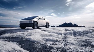 Cybertruck Stainless Panels Are Falling Off...Is This A New Phenomena Asks This CT Owner