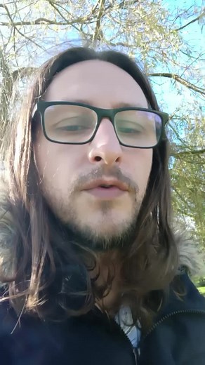 Les électeurs et militants rassemblement national harcelent et menacent des gens sur Tik Tok mais vu que ce sont des cinquantenaires sous-développés ils ne font pas attention aux informations qu'ils laisses sur les réseaux... #rassemblementnational #rn #politique #pourtoi #gaucho