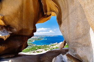 Capo d’Orso, Sardegna: paradiso di rocce, mare e di buona cucina