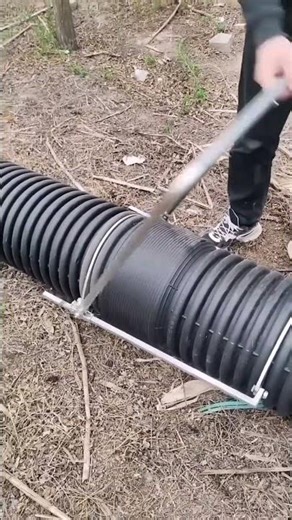 Tightening process of bellows using a creative fastener