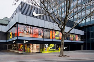 nike | the berlin flagship reopening & nikeskims debut | Schön! Magazine