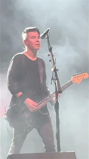 THEY SAY FREAK! ‪@CheVelle‬ "The Red" live 2026 #livemetal #concert