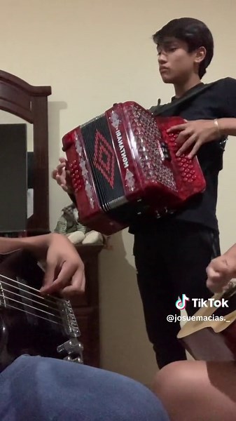 Los Rugrats: Cover Regional Mexicano