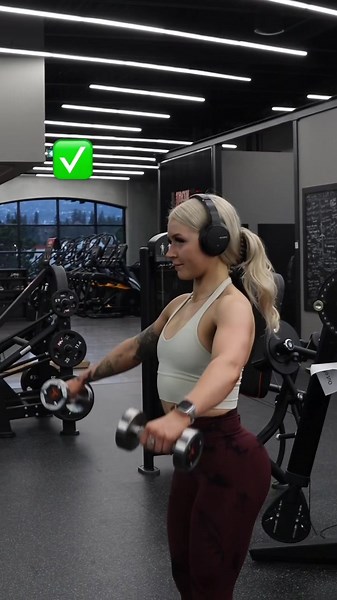 Common lateral raise form mistakes & what to do instead #bodybuilding #shoulderworkout #fittok #bikinicompetitor #gymgirls #onlinecoach #fitnesscoach