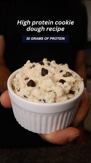 High protein mock cookie dough recipe with cottage cheese. 30 grams protein per serving! 🍪 #shorts