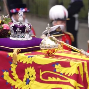 27K views · 976 reactions | How much is the Queen's crown worth? The history and value of dazzling Imperial State Crown: https://bit.ly/3qU7bwr | Daily Record | Facebook