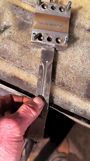 The cutting edge process of a wire cutter- Good tools and machinery make work easy | Bamboo Art