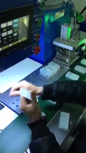 Single station full automatic wax injection machine