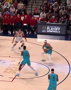 Look at that ball movement! | Phoenix Suns