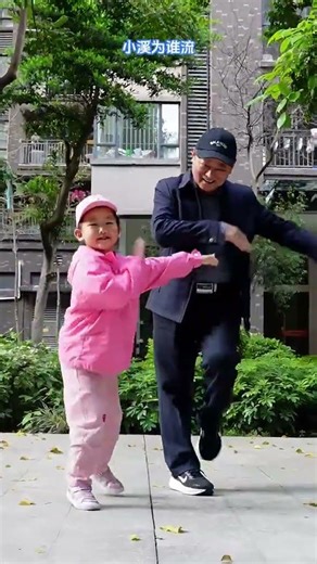 Square dance Light Rain in March the song is nice and the dance is beautiful