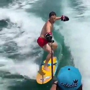 Evgeny Kuznetsov mixes hockey with surfing 🏒 🏄 | NHL Trade Rumors